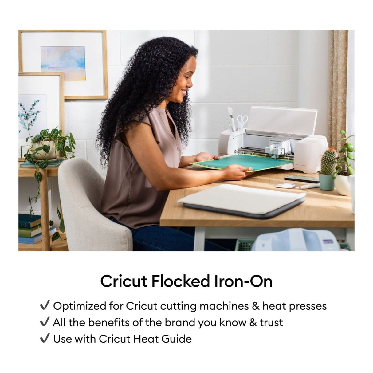 Cricut Flocked Iron-On Vinyl 30.5x48.3cm 1-sheet Blue 2011791