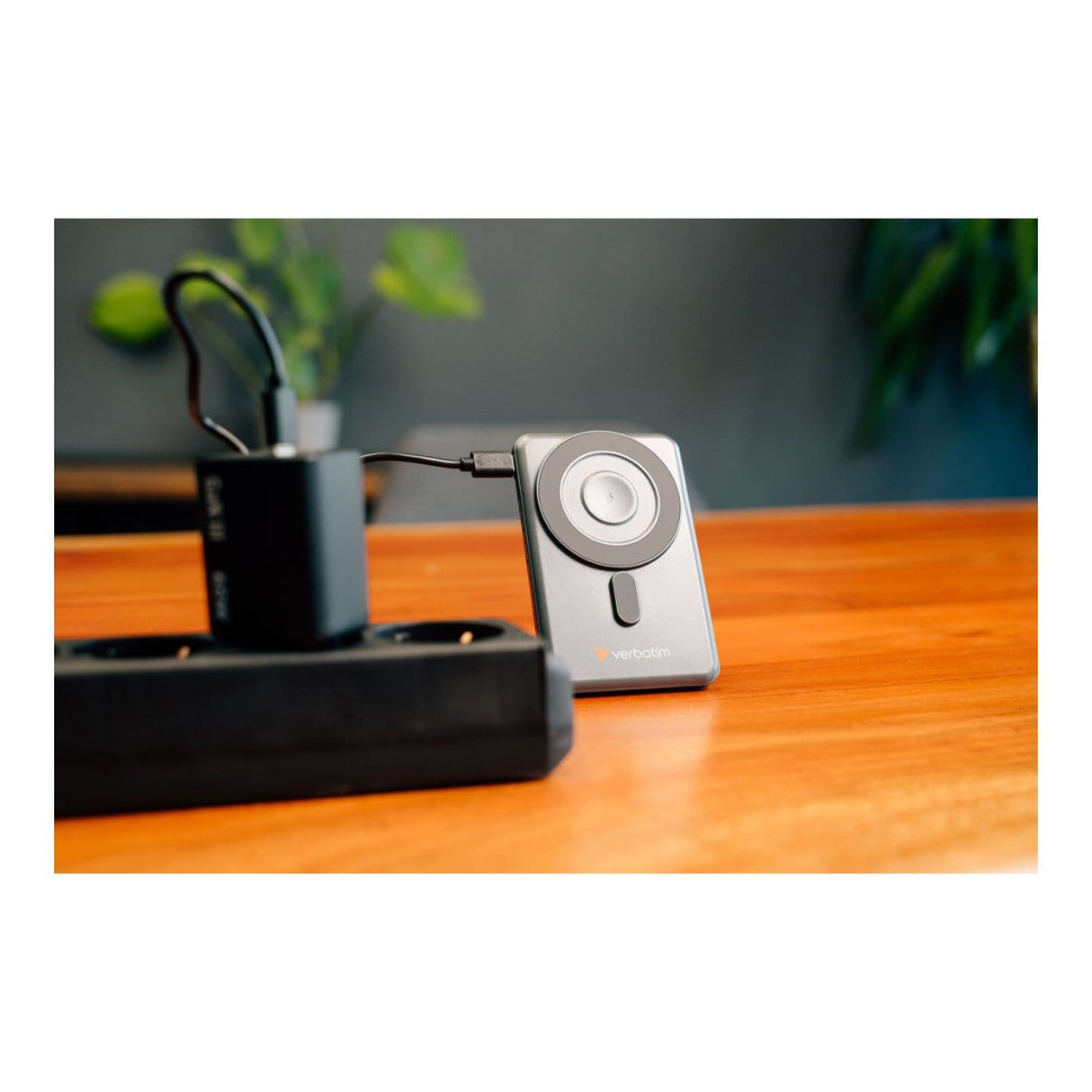 Verbatim 5,000mAh Charge n Go Two Cable Magnetic Wireless Charging Power Bank Grey 32251