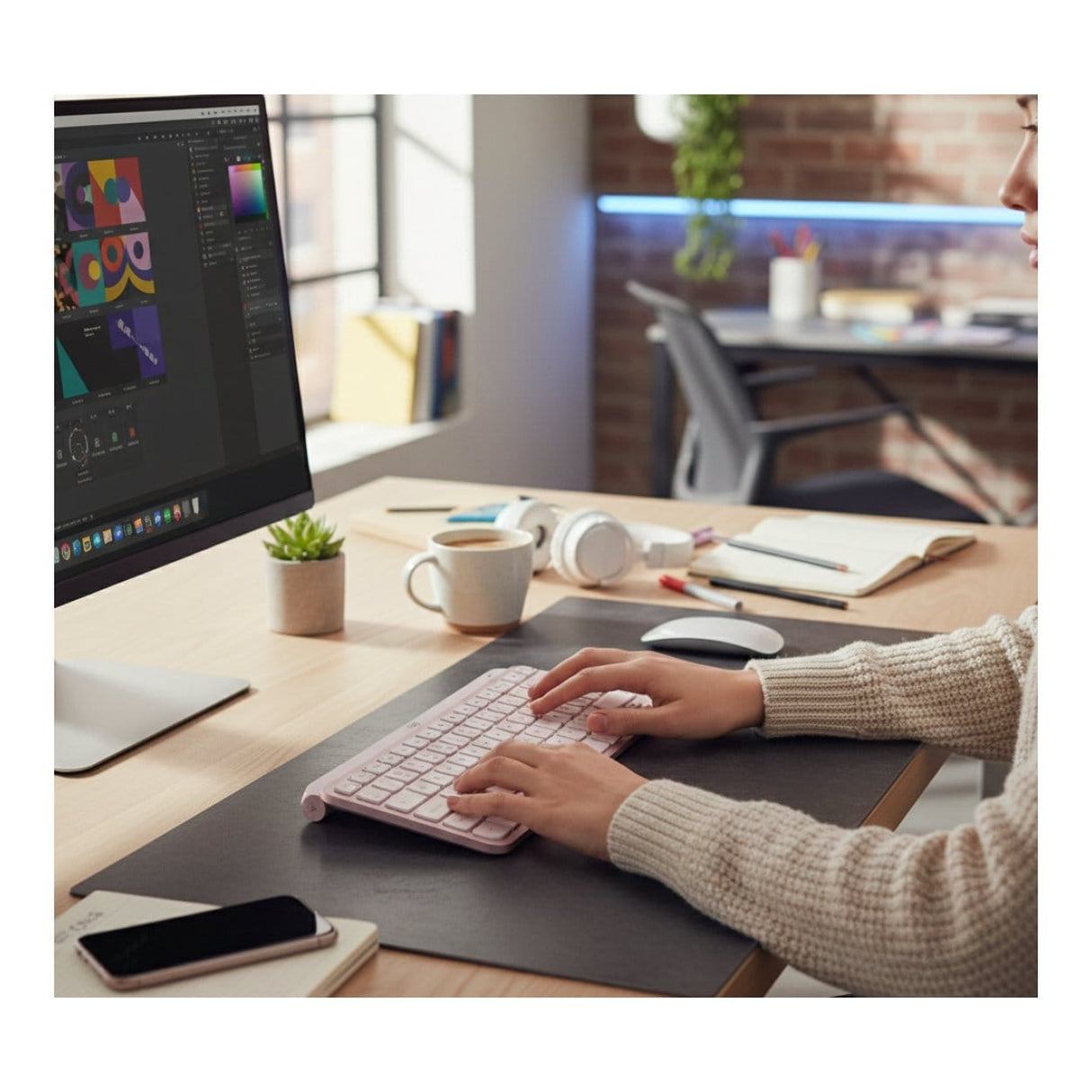 Logitech Mini Minimalist Wireless Illuminated Keyboard MX Keys - Rose 920-010500