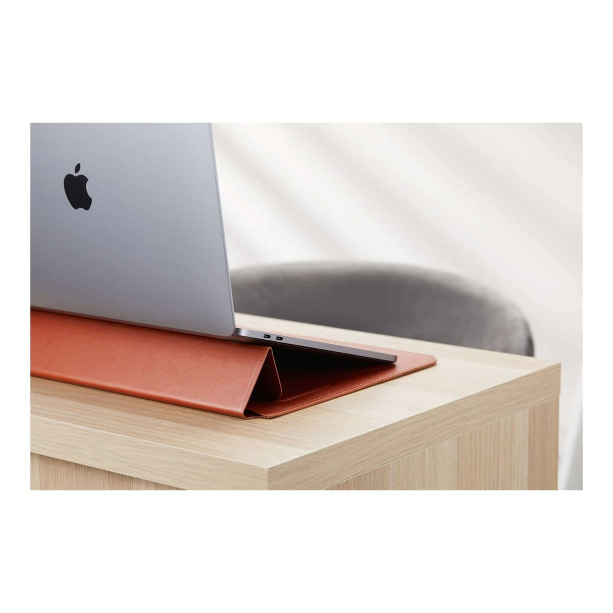 Hyper HyperShield Stand & Go Sleeve for 15-16-inch MacBook Pro and Air - Tan HS595-16T