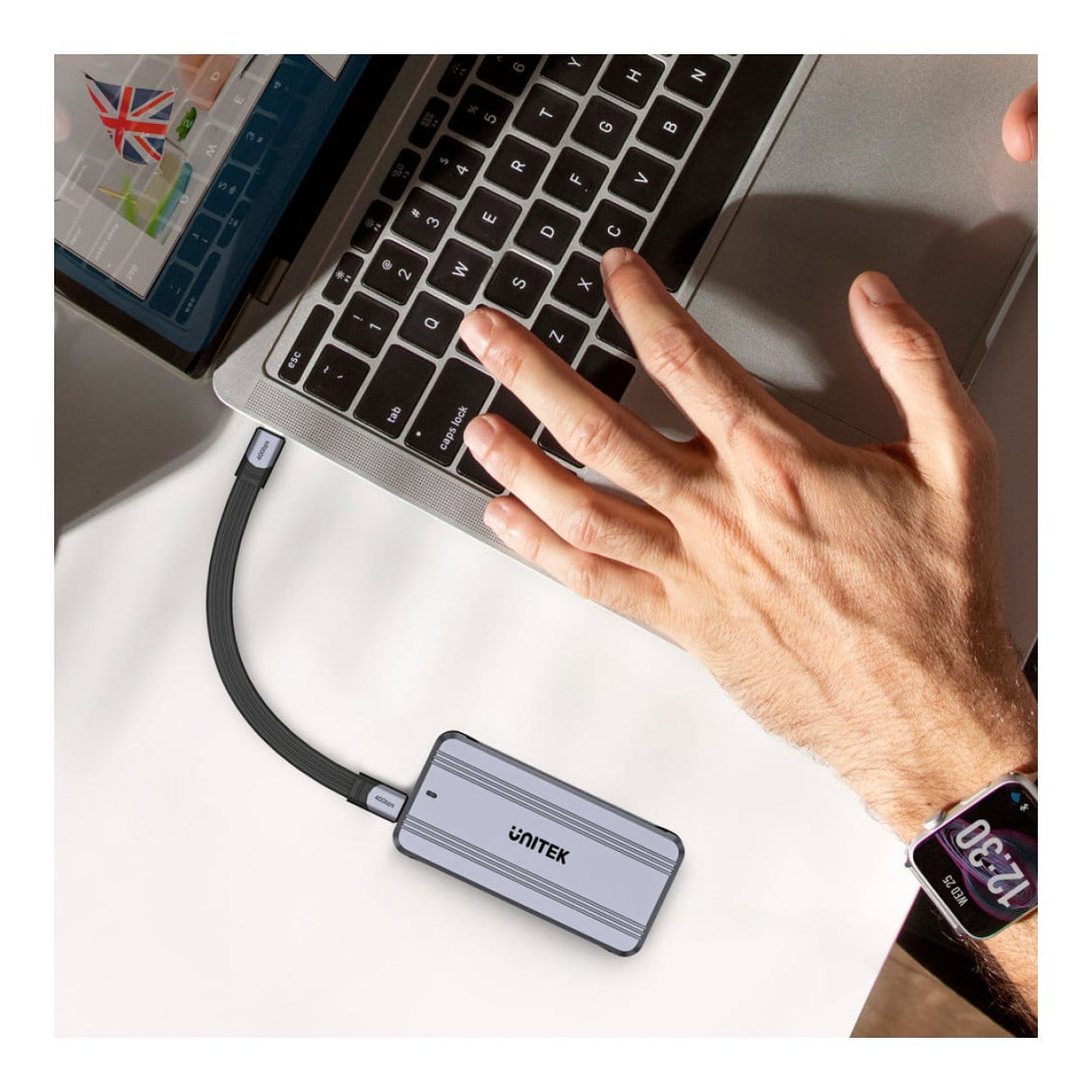 Unitek SolidForce Reefer TurboCool M.2 USB4 SSD Enclosure S1242AGY01