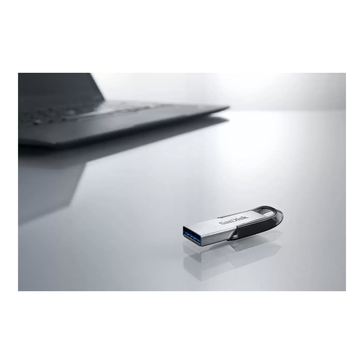 SanDisk Ultra Flair 32GB Black USB 3.0 Flash Drive SDCZ73-032G-G46