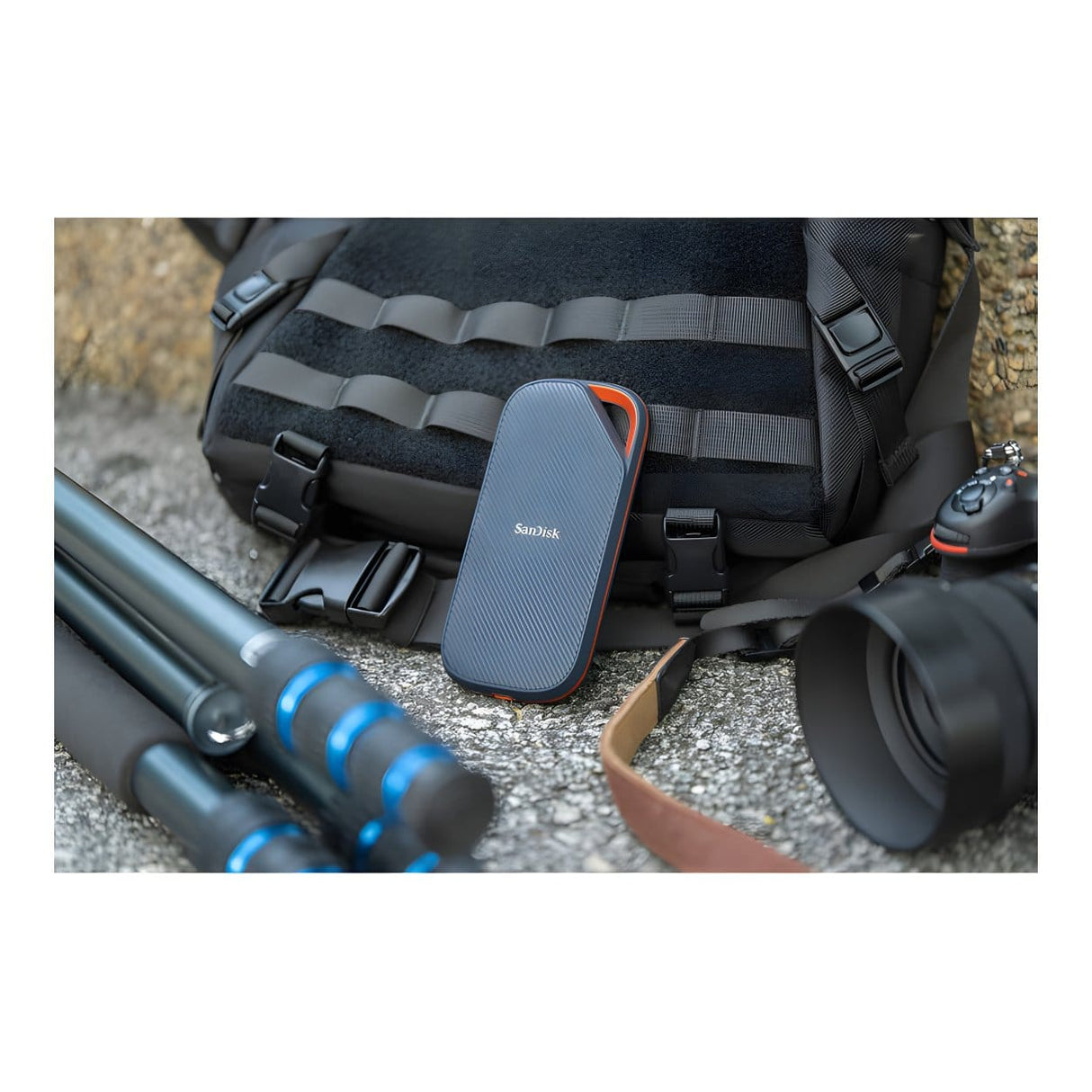 SanDisk Extreme Pro 2TB Black and Orange USB4 External SSD SDSSDE82-2T00-G25