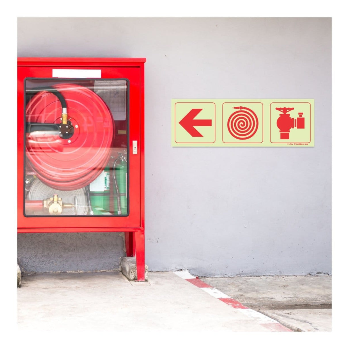 Parrot Photoluminescent 190mm Arrow Left Fire Hose Reel Fire Hydrant Safety Sign-F8 SNP19F8