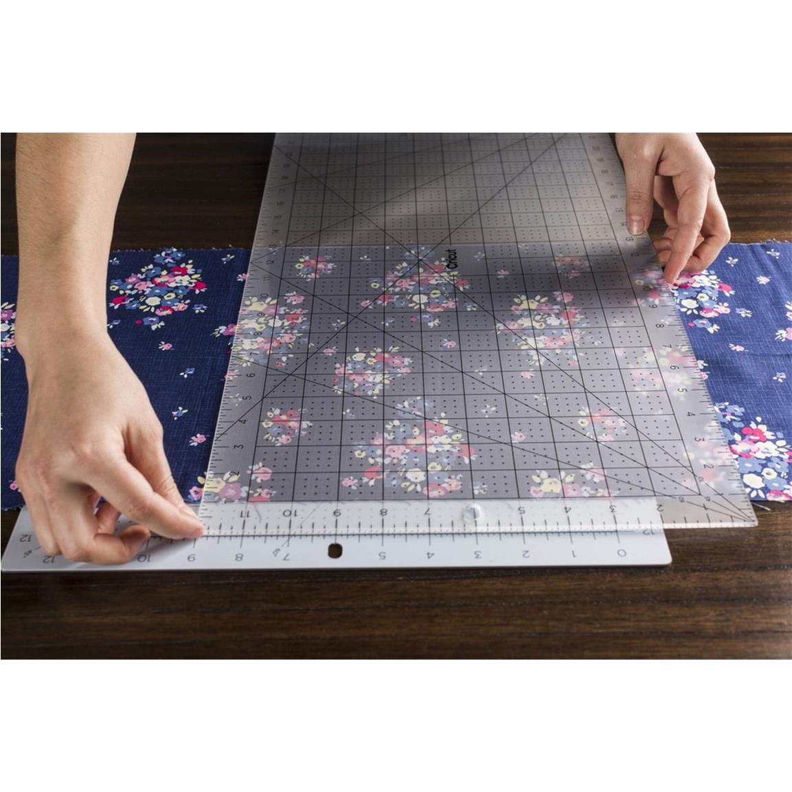 Cricut 45mm Handheld Rotary Cutting Kit 2004844