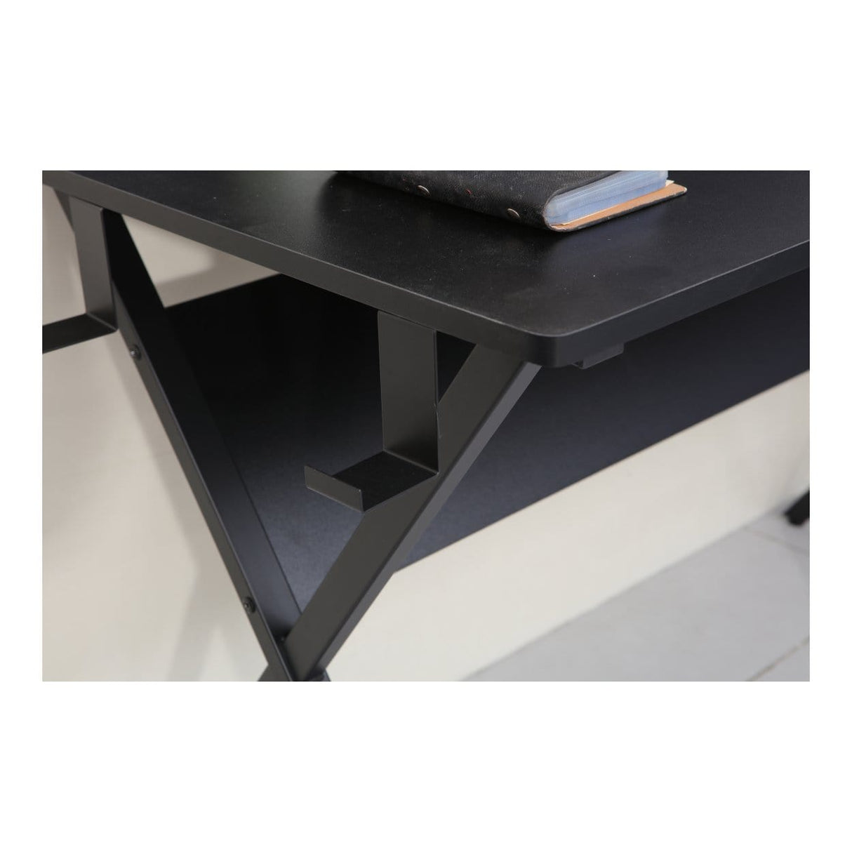 Everfurn Corin Office Desk Black FD-OD-23