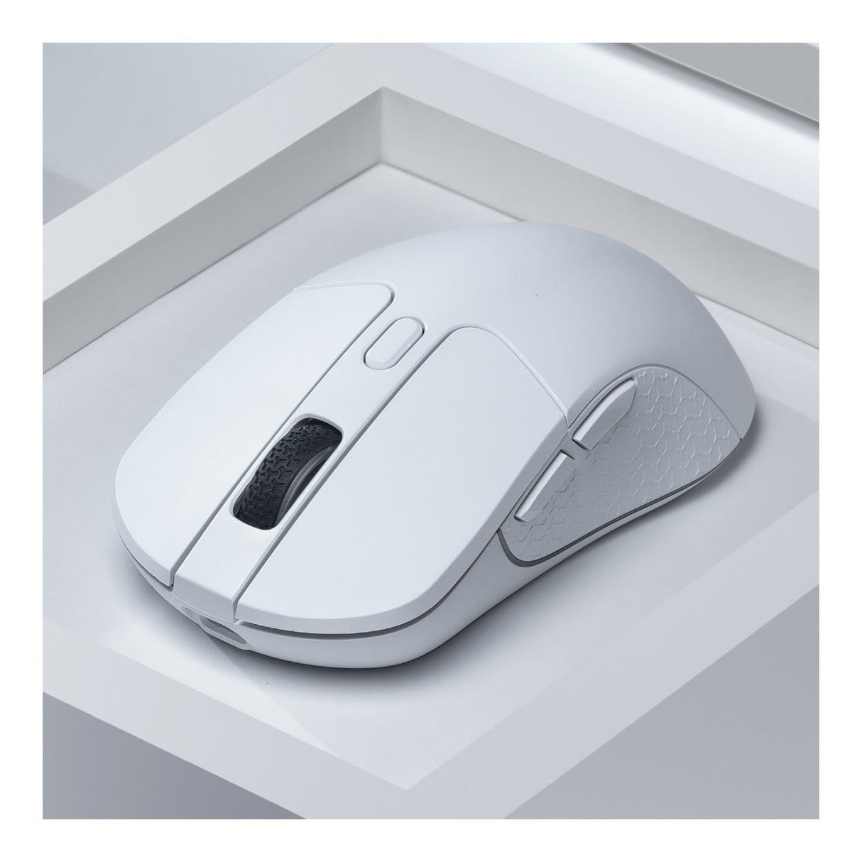 Keychron M3 Wireless and Bluetooth Gaming Mouse White M3-A3