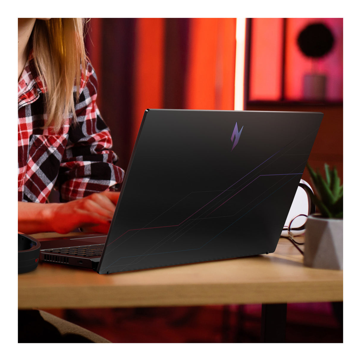 Acer Nitro V15 15.6-inch FHD Laptop - AMD Ryzen 7 170 512GB SSD 16GB RAM RTX 5050 Win 11 Home