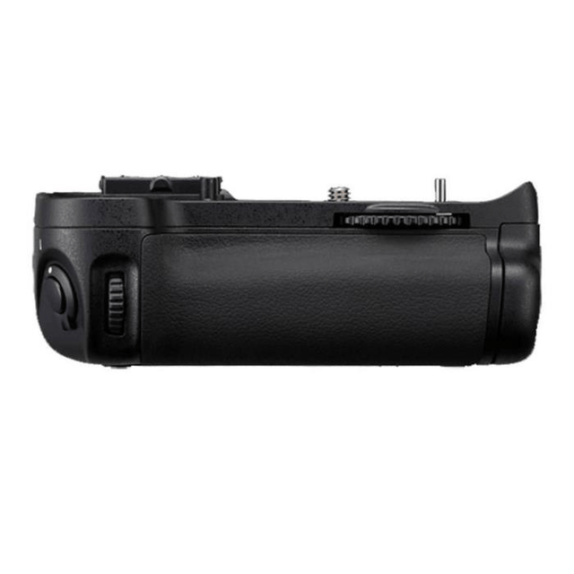 Nikon MB-D11 DSLR Battery Grip for D7000 NIACMBD11