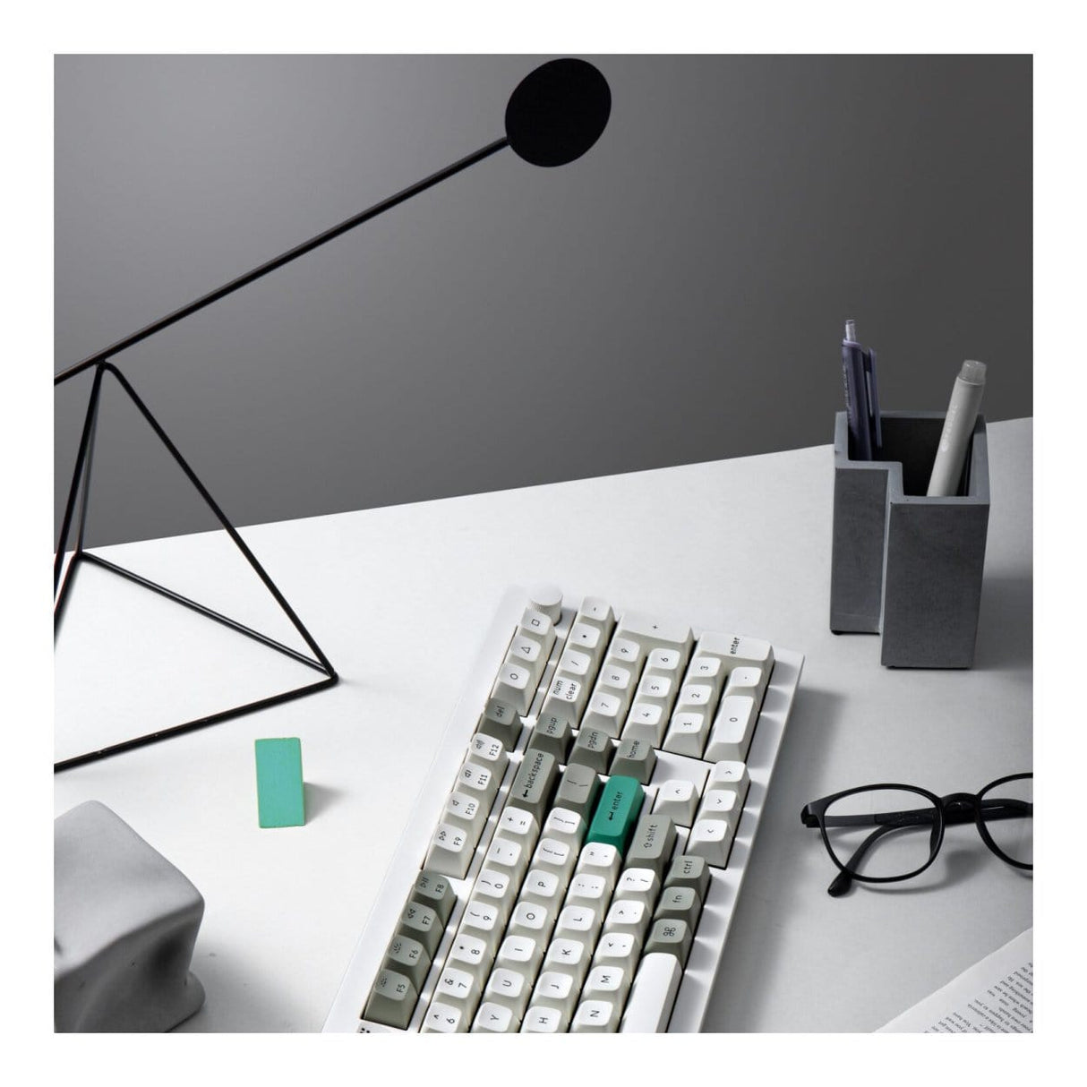 Keychron QMK/VIA Wireless Custom Keyboard - Shell White Q5M-P1