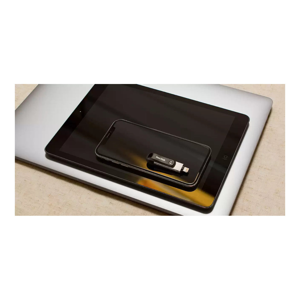 SanDisk iXpand Go 64GB USB 3.0 Flash Drive SDIX60N-064G-GN6NN