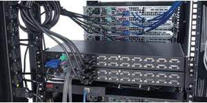 APC 8 Port Multi-Platform Analog KVM KVM Switch Rack Mounting AP5201