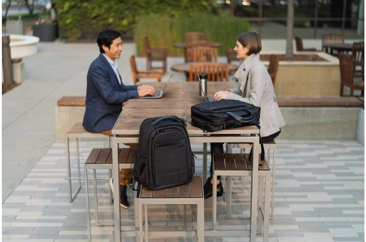 Kensington Contour 2.0 Business Notebook Briefcase -inch €œ 15.6-inch K60386EU