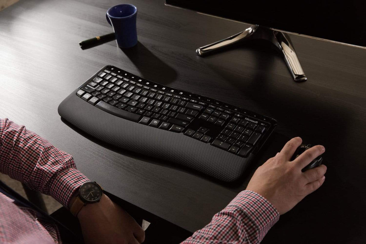 Microsoft Comfort Desktop 5050 Keyboard and Mouse Combo RF Wireless QWERTY International EER Black PP4-00019