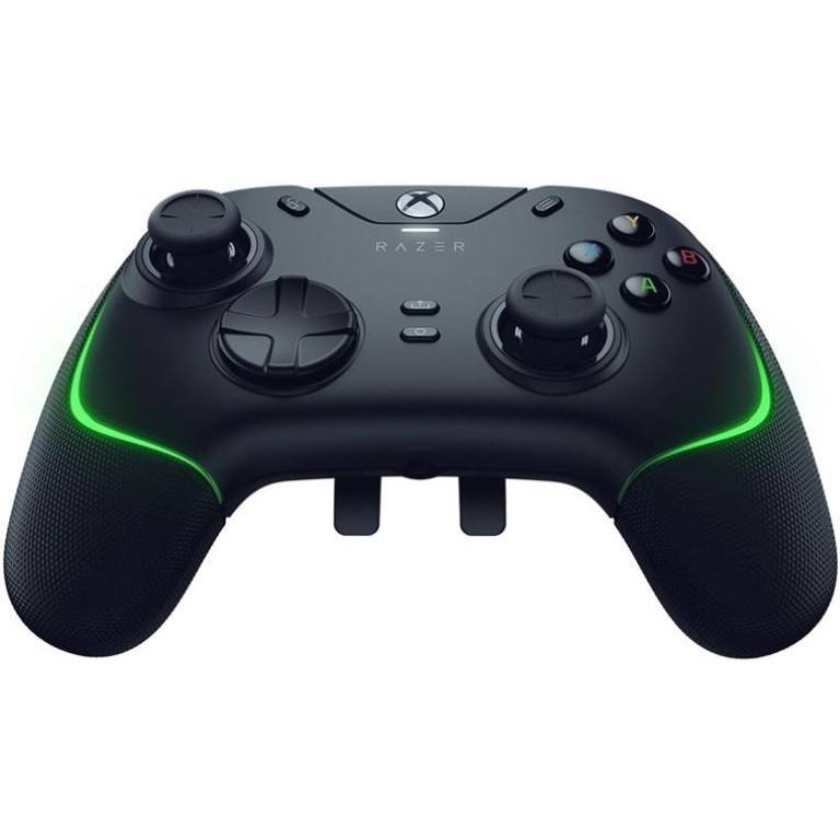 Razer Wolverine V2 Chroma Gaming Controller for XBX Black RZ06-04010100-R3M1