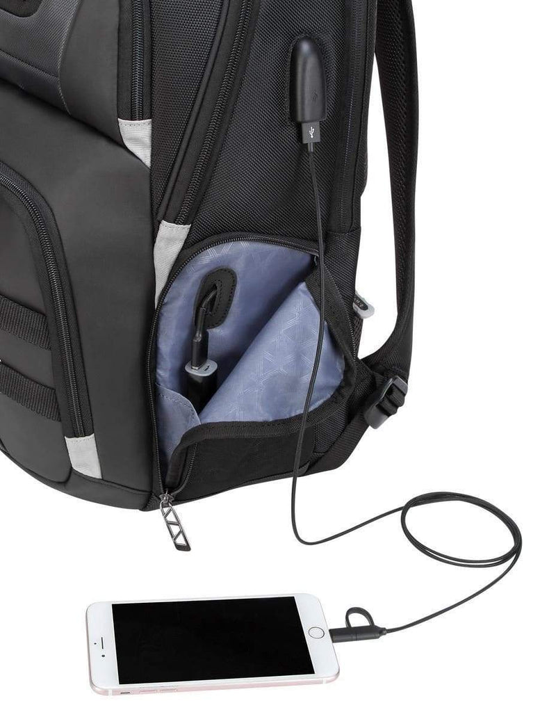 Targus DrifterTrek 15.6-17.3-inch Notebook Backpack with USB Power Pass-Thru - Black TSB957GL